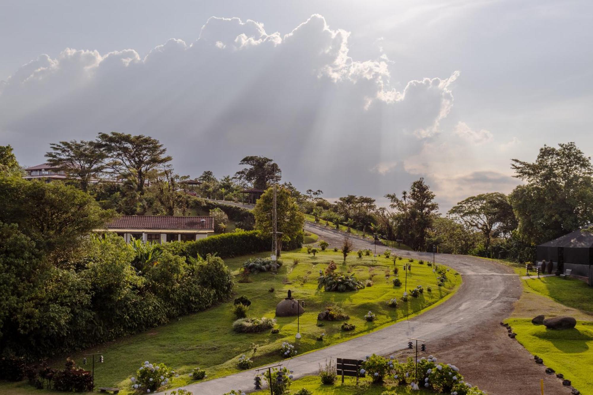 Villa Blanca Cloud Forest Hotel & Retreat San Ramon  Exterior photo